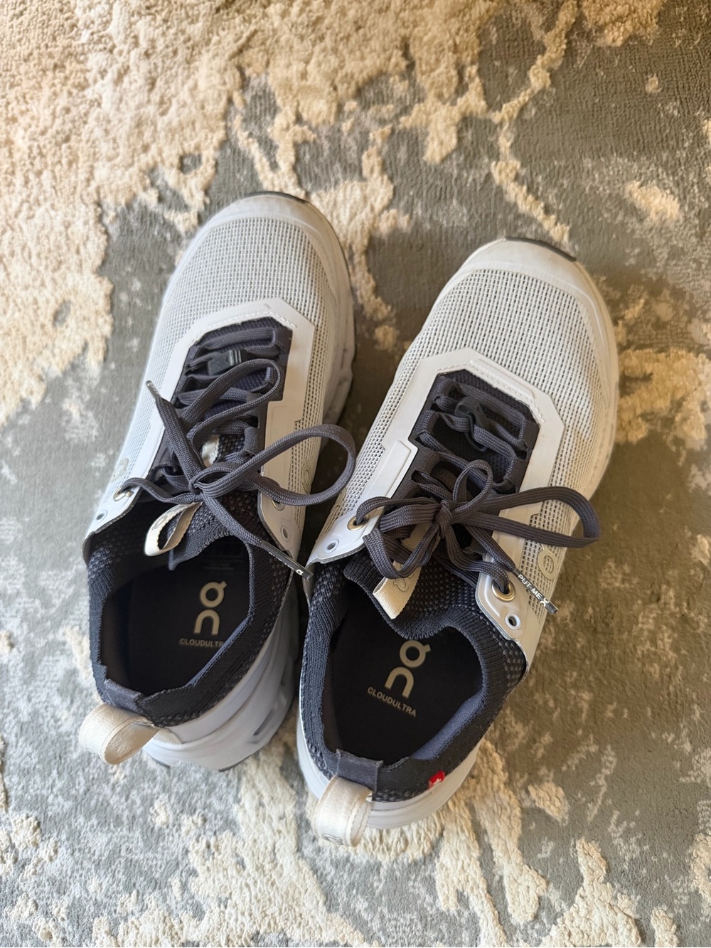 On Running Cloudultra Running Shoes in Light Lavender - Like NEW
